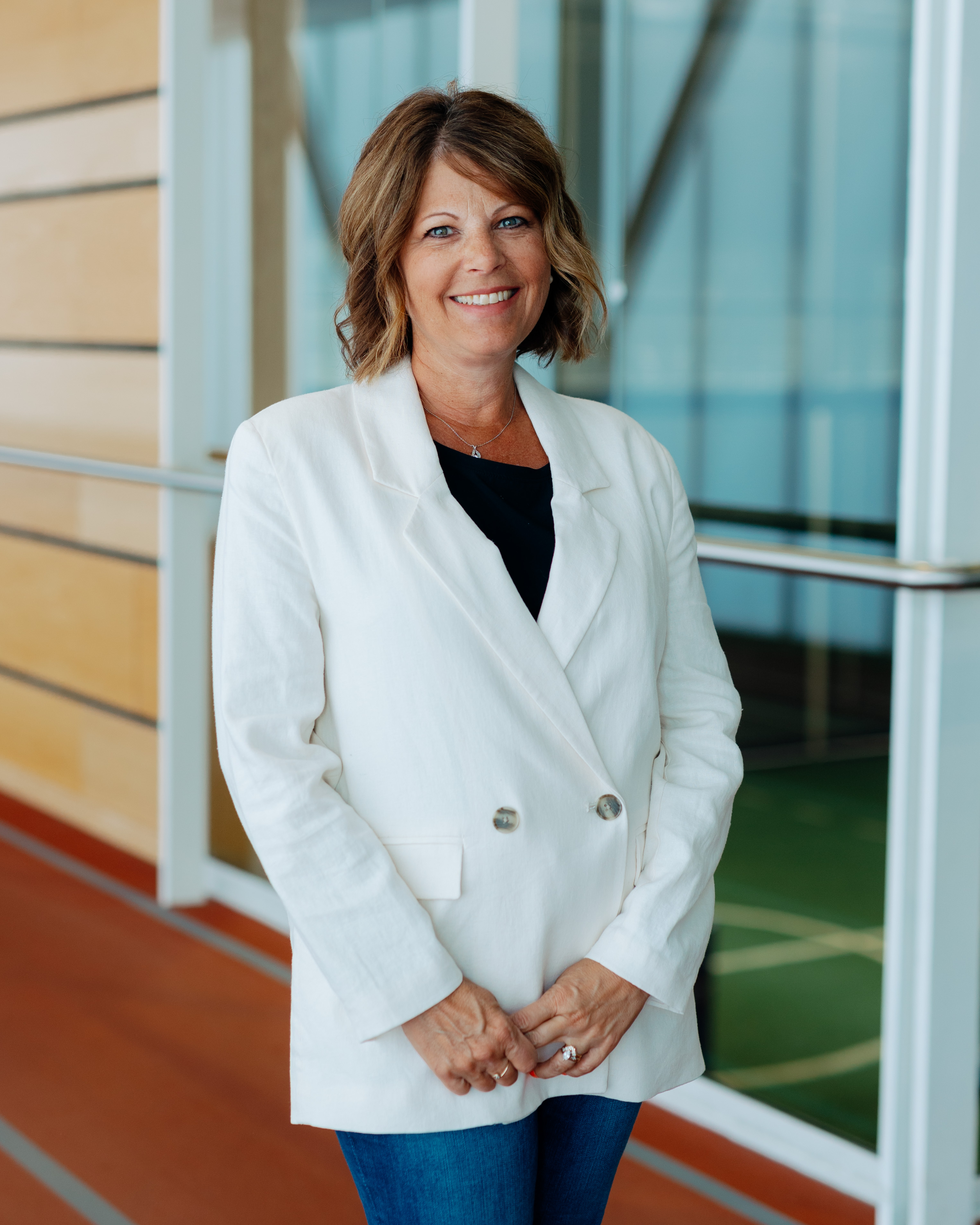 Holly Dusenbery Headshot